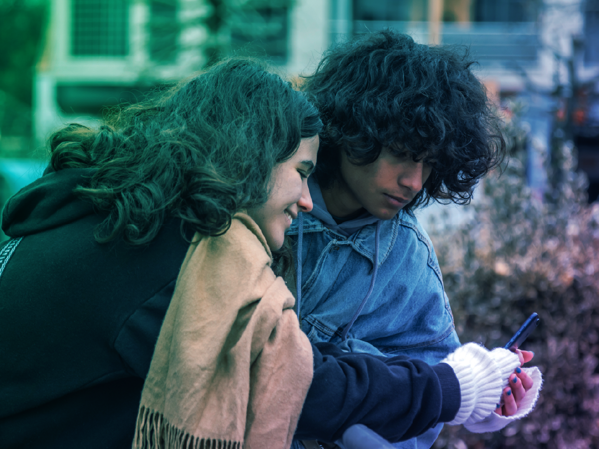 gen z purchasing together on phone