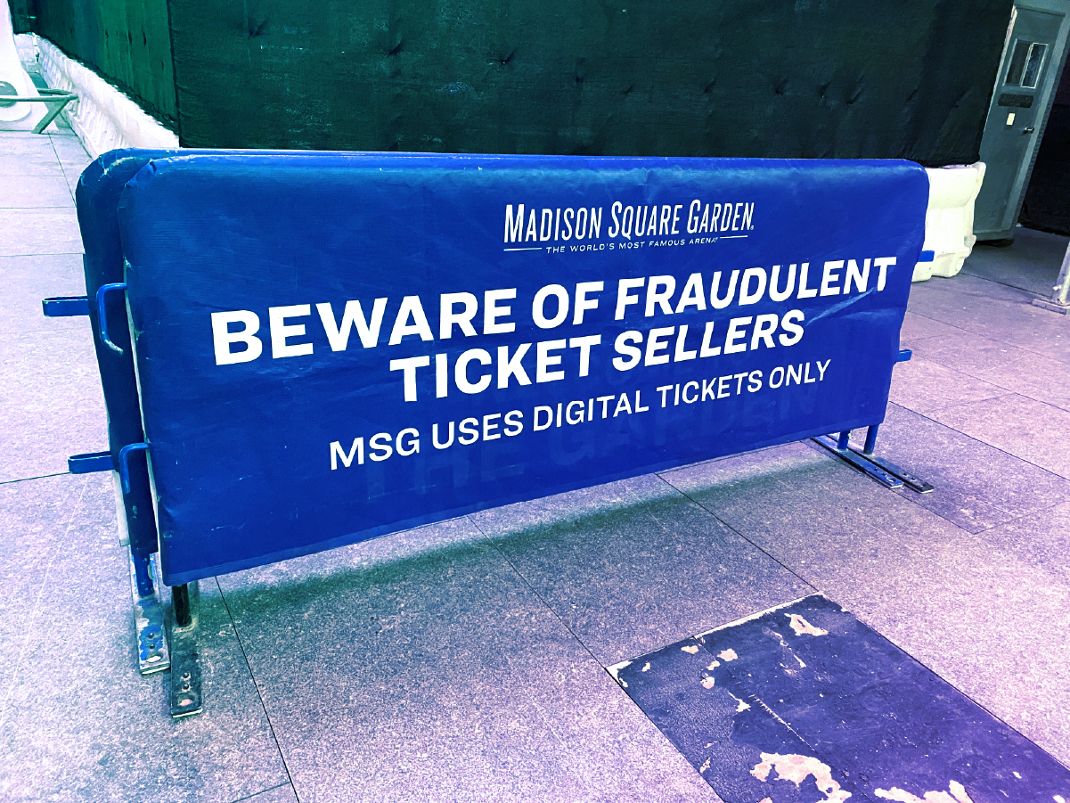 beware of scalper sign